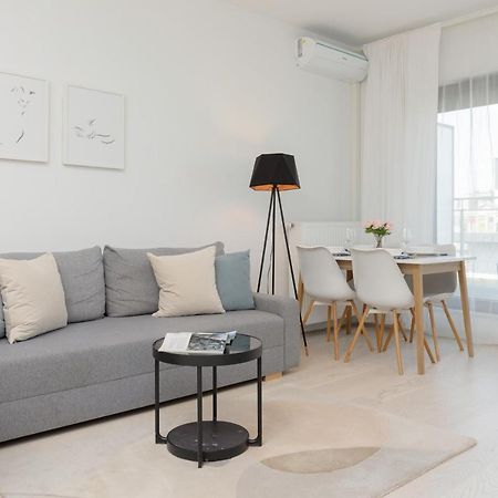 Sarmacka Apartment With Balcony Warsaw Wilanow By Noclegi Renters Dış mekan fotoğraf